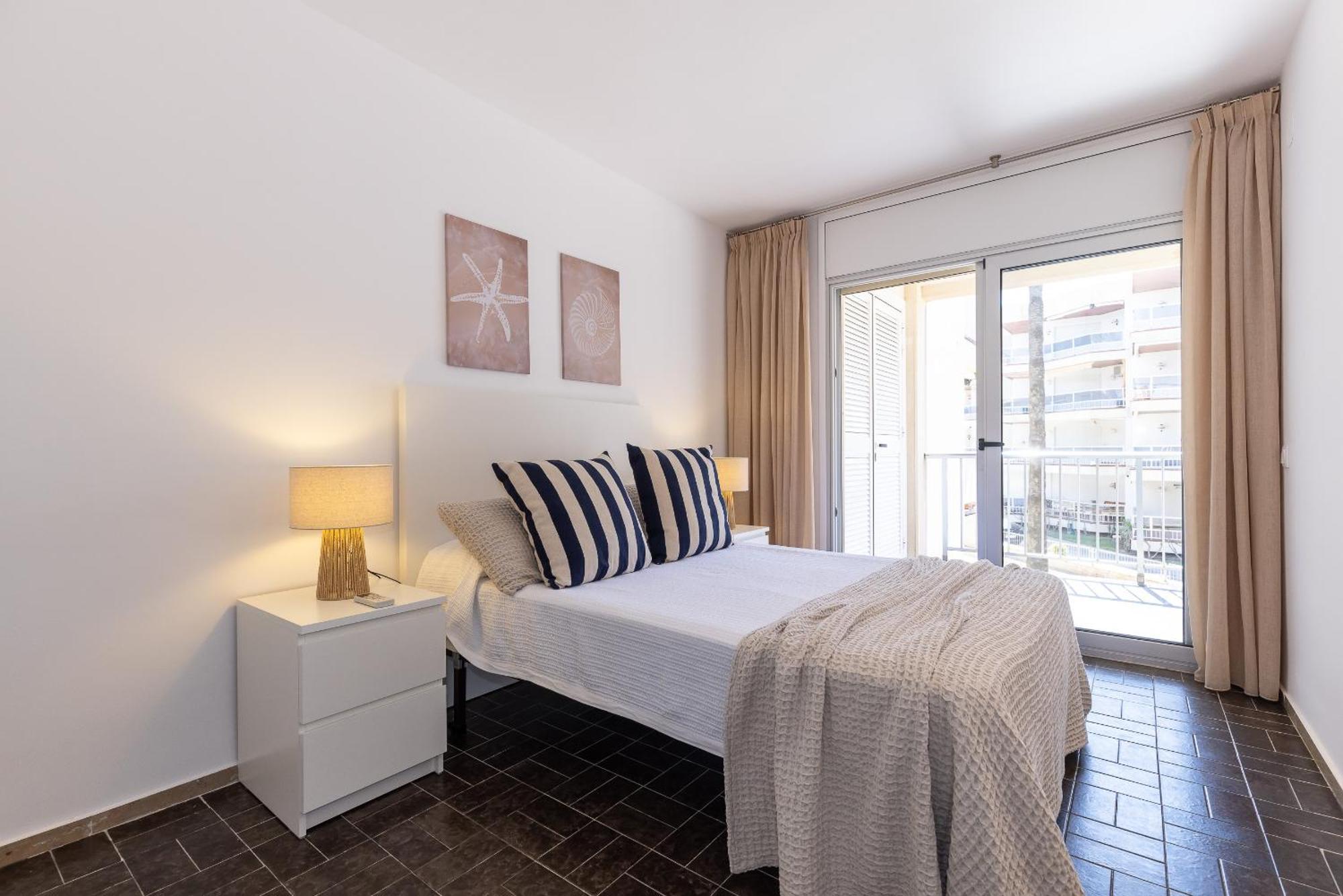 Uhc Dms Family Apartments Cambrils Rom bilde